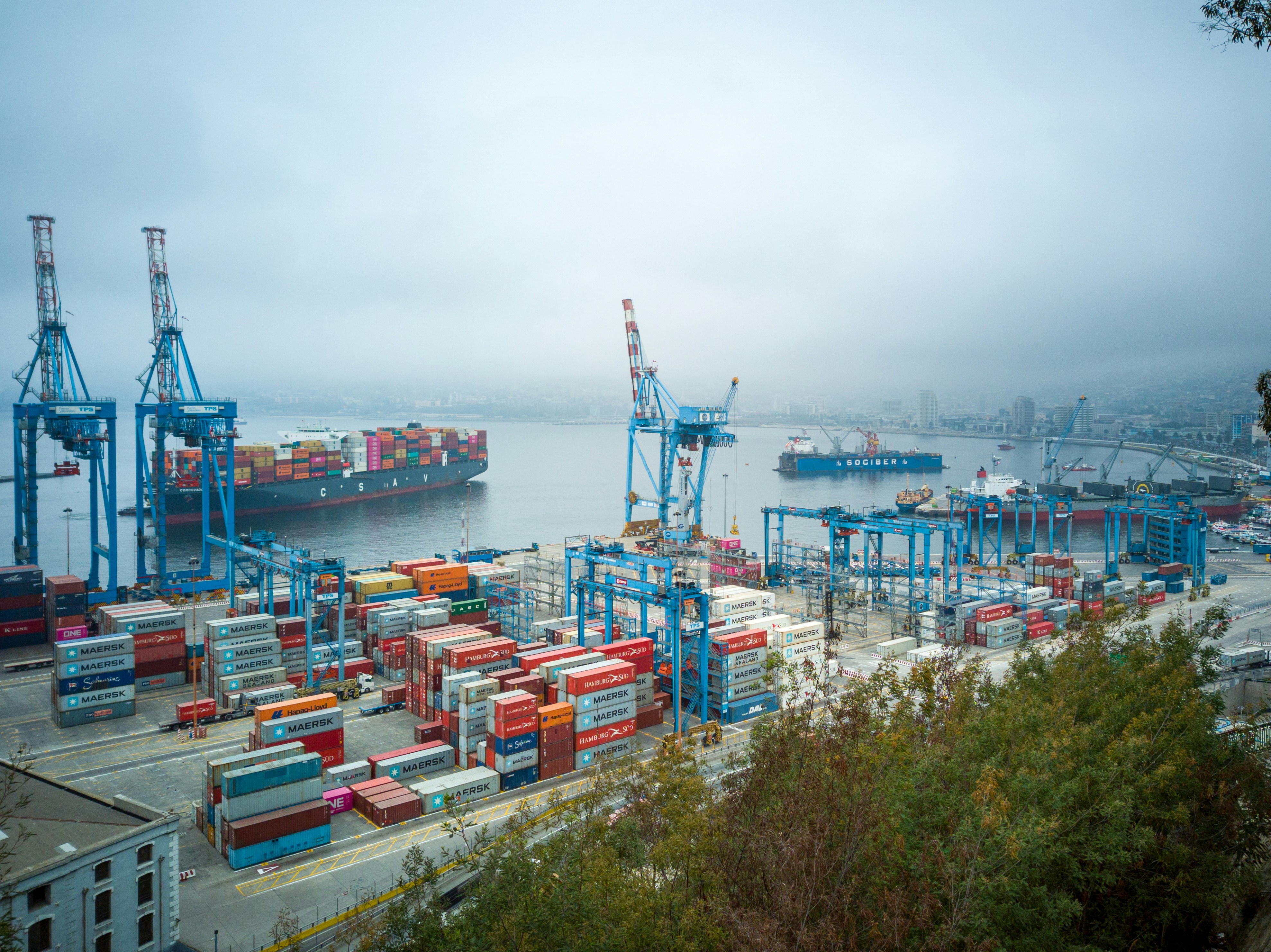 Port operations and cranes